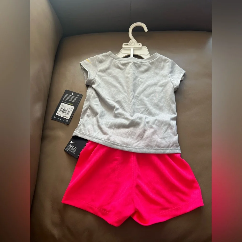 Nike Infant/Toddler Girls' 2-Piece Dri-FIT Short Set 💕🩶 - Picture 13 of 14